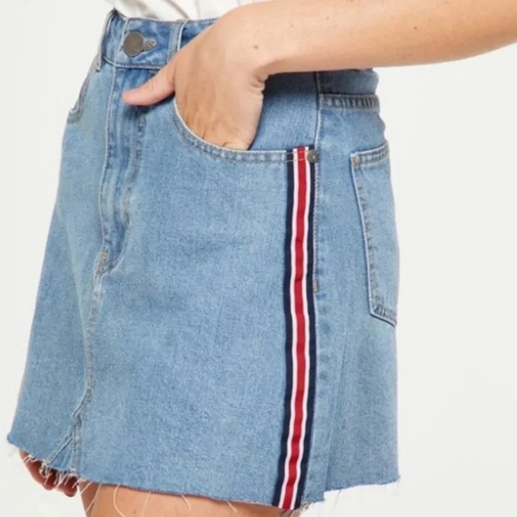 Cotton On A-Line Mini Skirt Denim, Color Blue (Light Wash) Size 4 - Picture 1 of 16